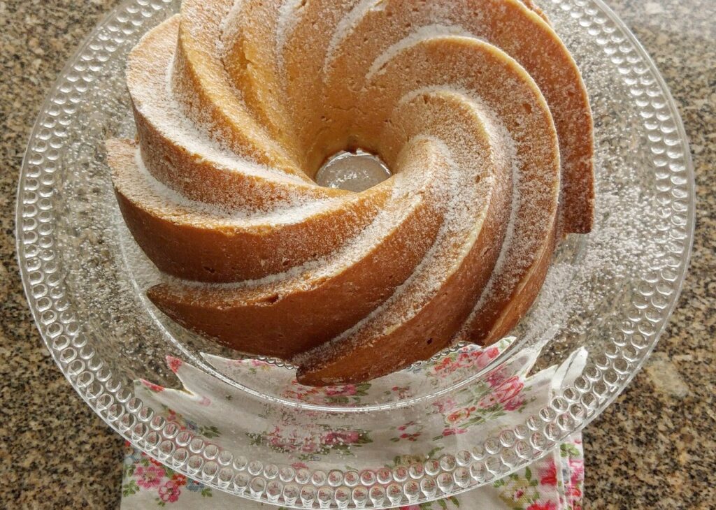 Bundt vanilla cake